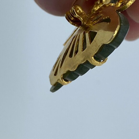 Vintage Gilded Goldtone Butterfly Brooch Pin with Carved Jade Green Wings Large - Picture 4 of 12